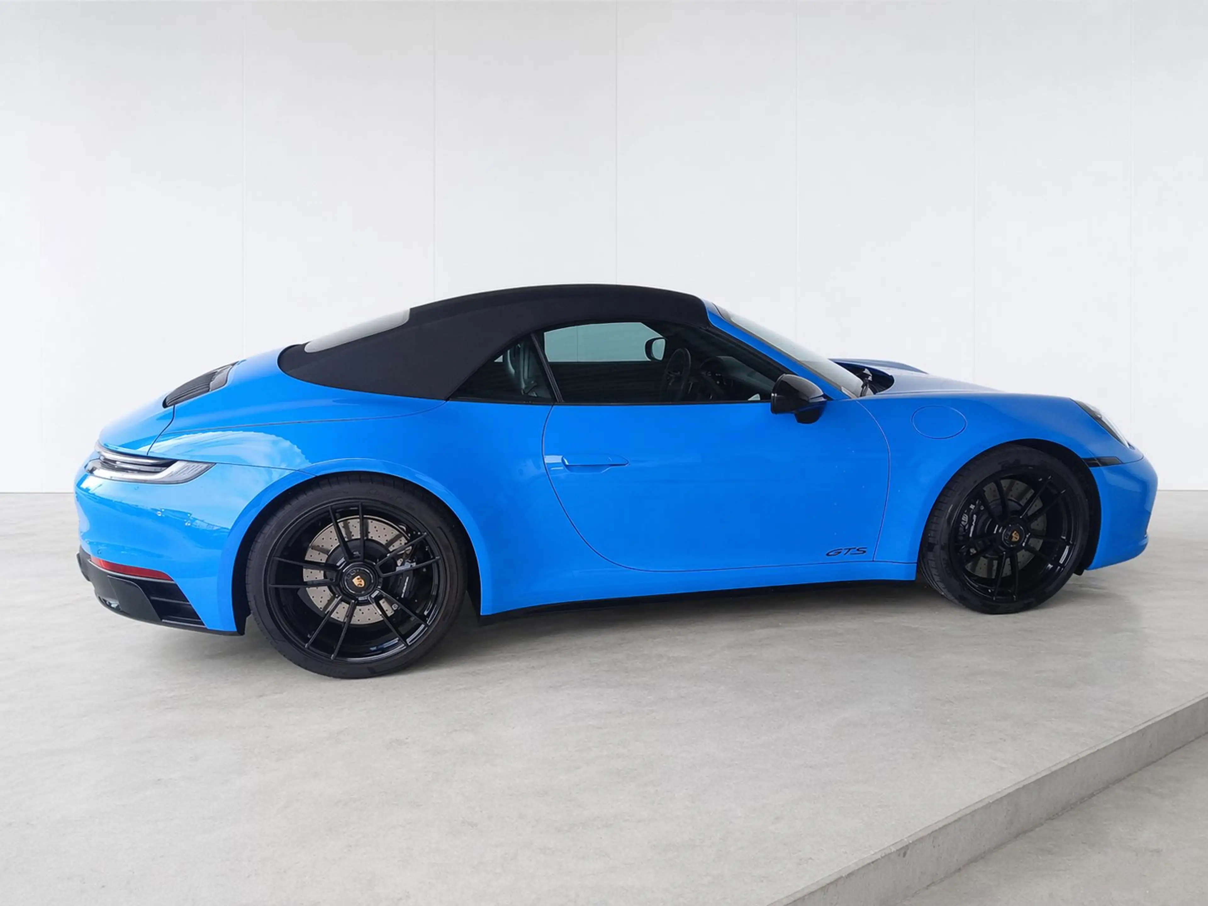 Porsche 911 Carrera GTS Cabriolet — photo 6