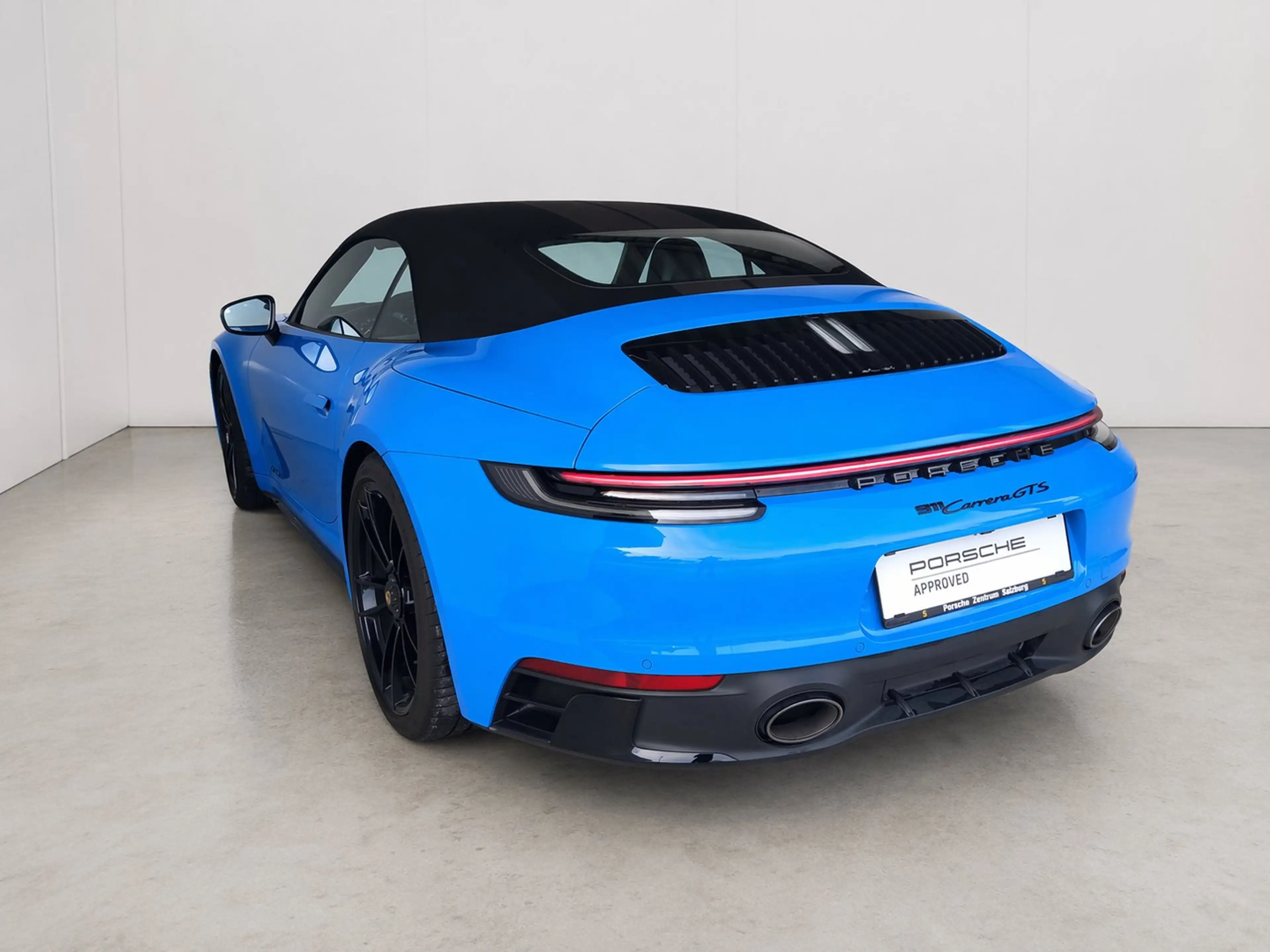 Porsche 911 Carrera GTS Cabriolet — photo 7