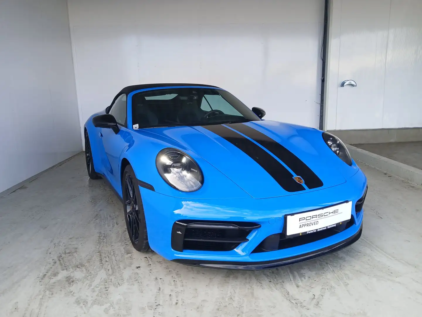 Porsche 911 Carrera GTS Cabriolet Blau - 2