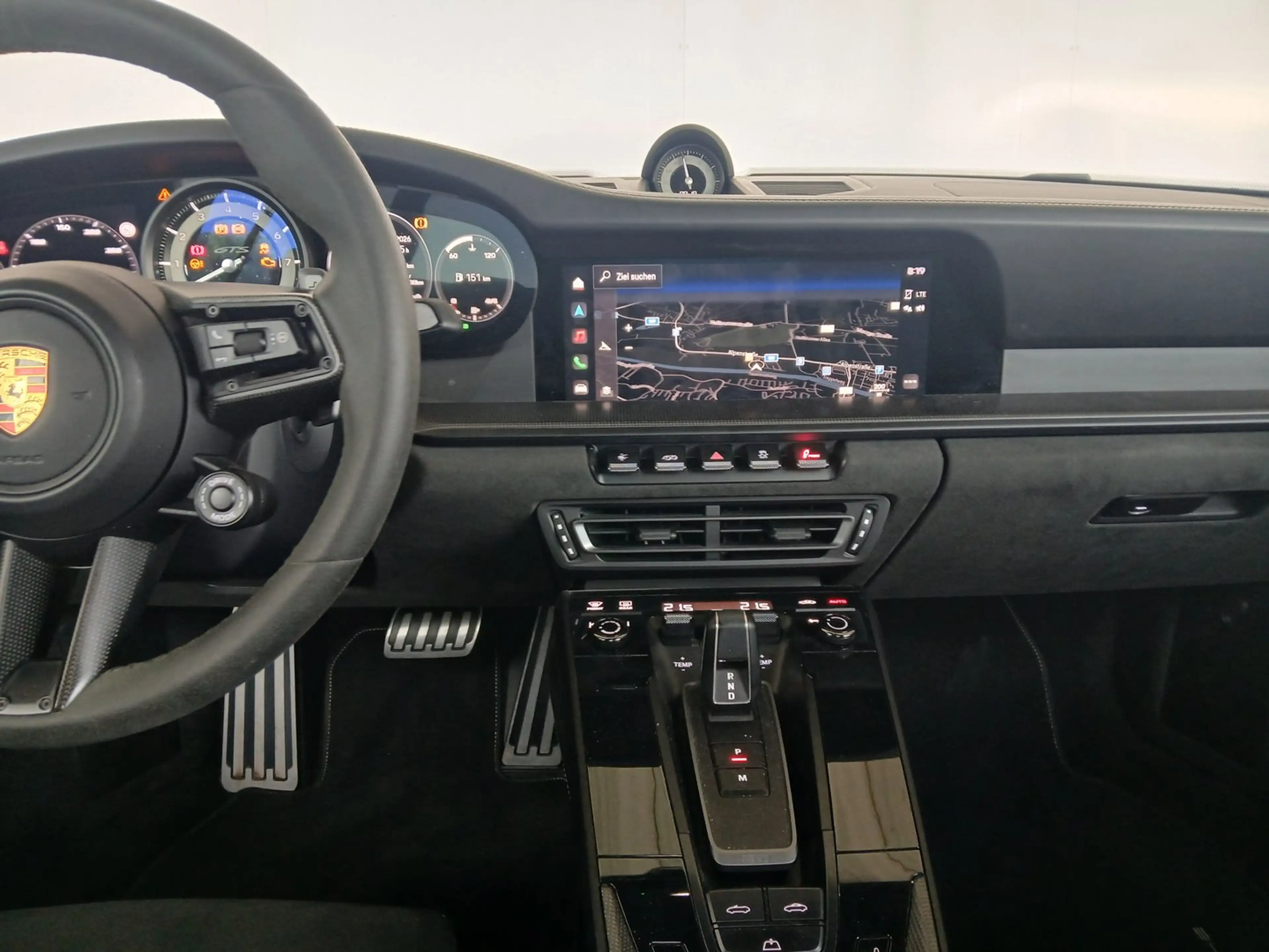 Porsche 911 Carrera GTS Cabriolet — photo 13
