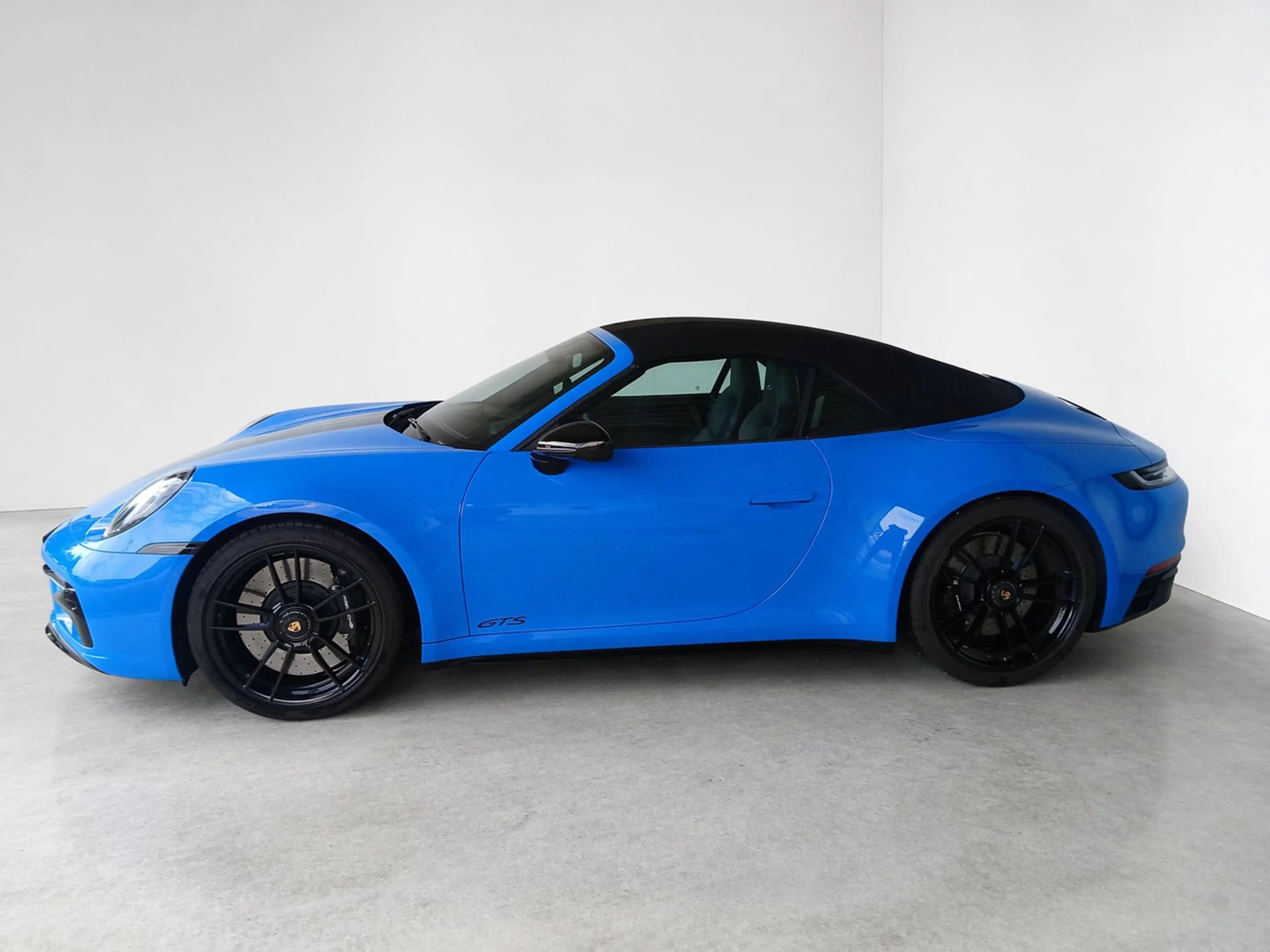 Porsche 911 Carrera GTS Cabriolet — photo 8