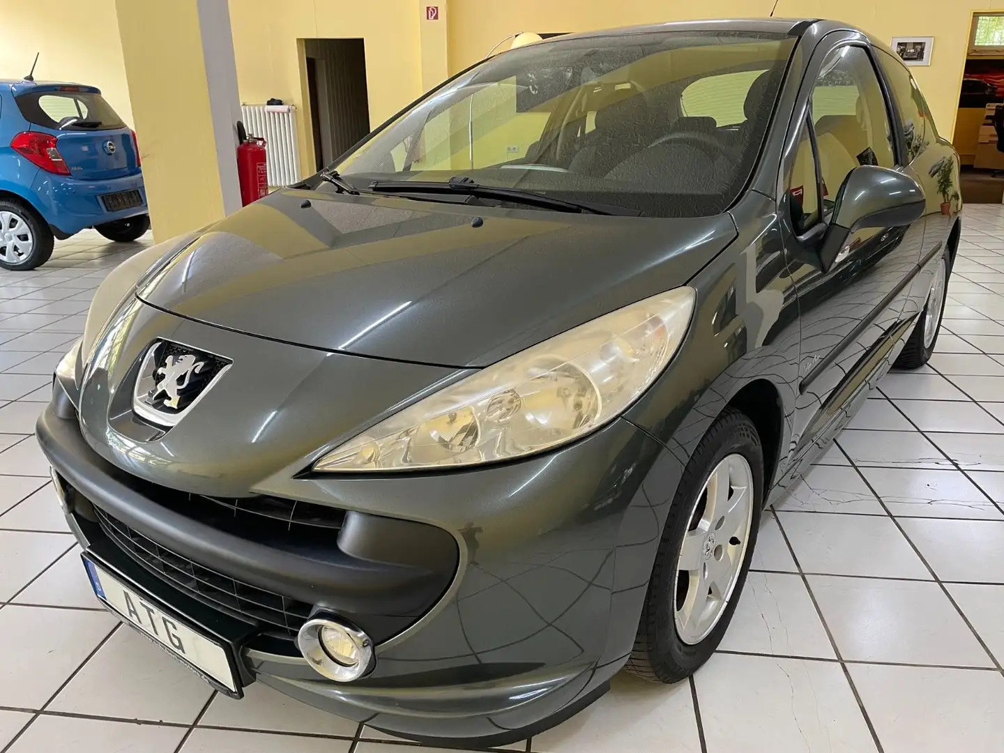 Peugeot 207 Urban Move 1.4, HU 10/26 Grau - 1