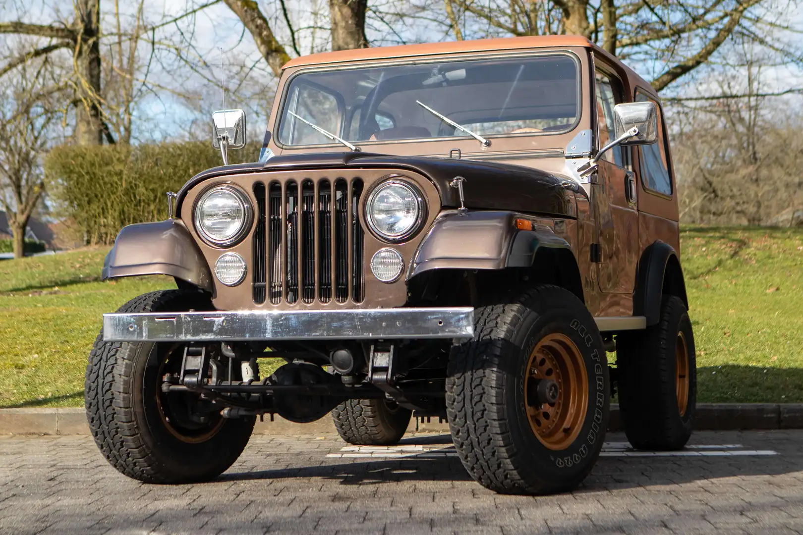 Jeep CJ-7 V8 5.7l - Full Restoration - Golden Eagle Brun - 1