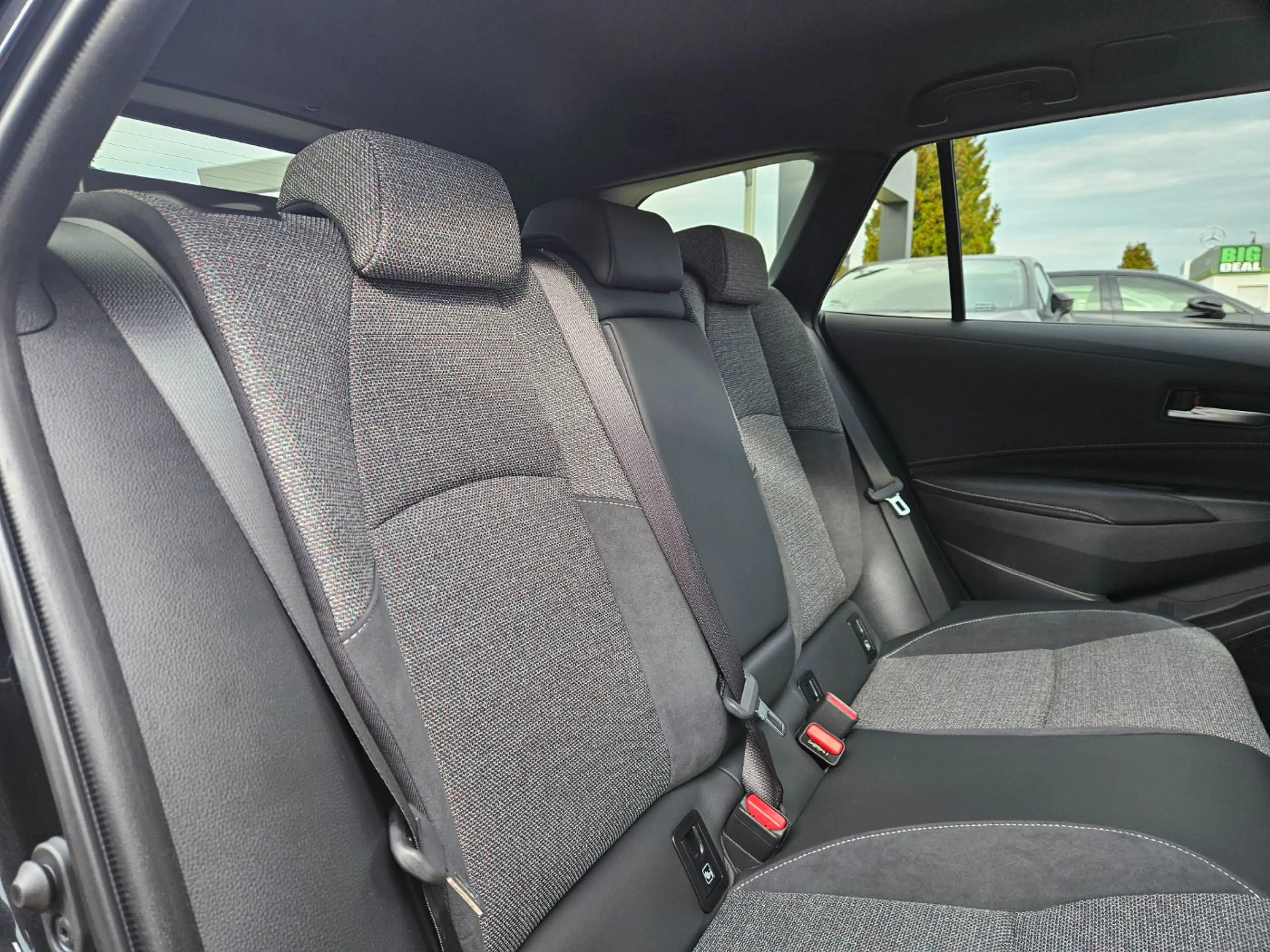 Toyota Corolla Touring Sports 2.0  Teamplayer ACC+LED — photo 14
