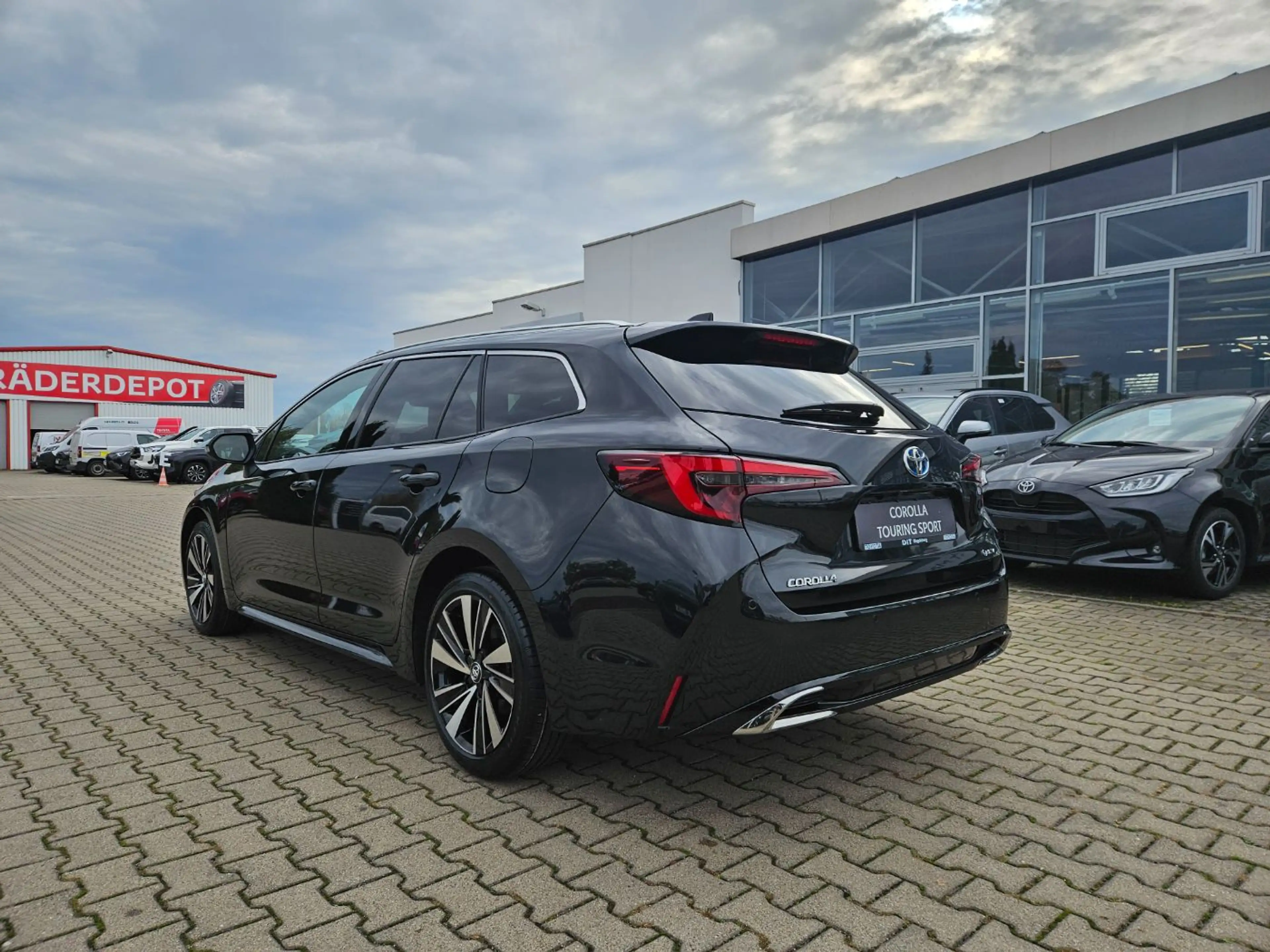 Toyota Corolla Touring Sports 2.0  Teamplayer ACC+LED — photo 7
