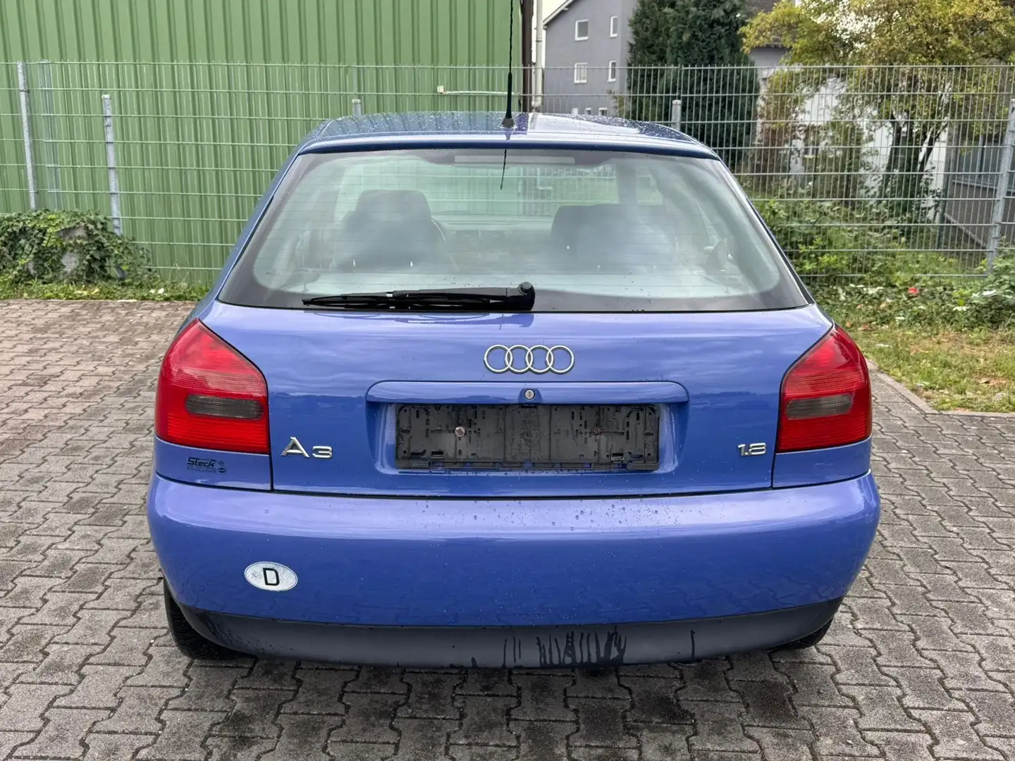 Audi A3 1.8 Ambiente Bleu - 2