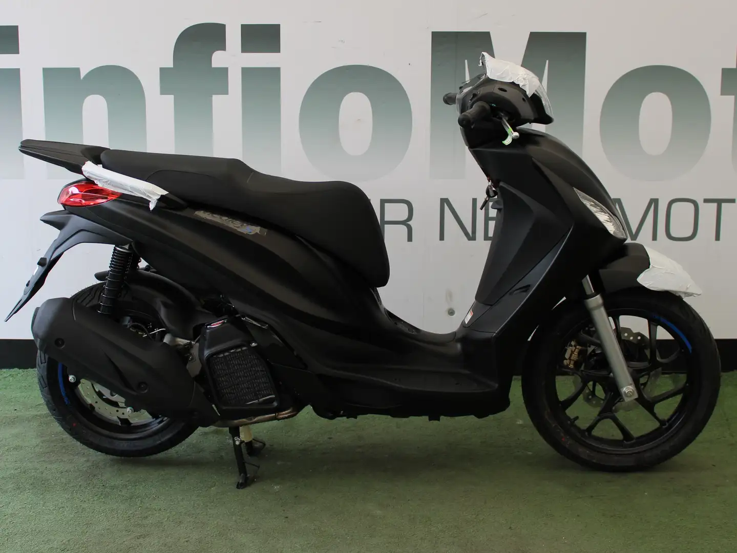 Piaggio Medley 200 - 1