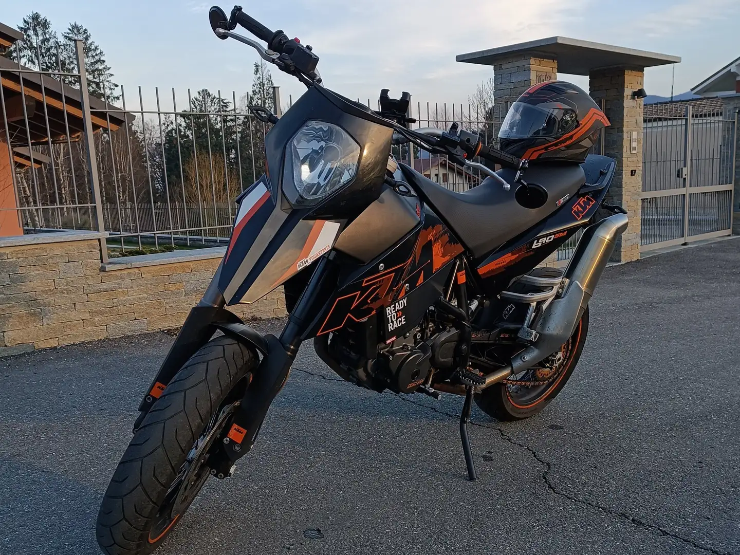 KTM 690 Supermoto Nero - 1