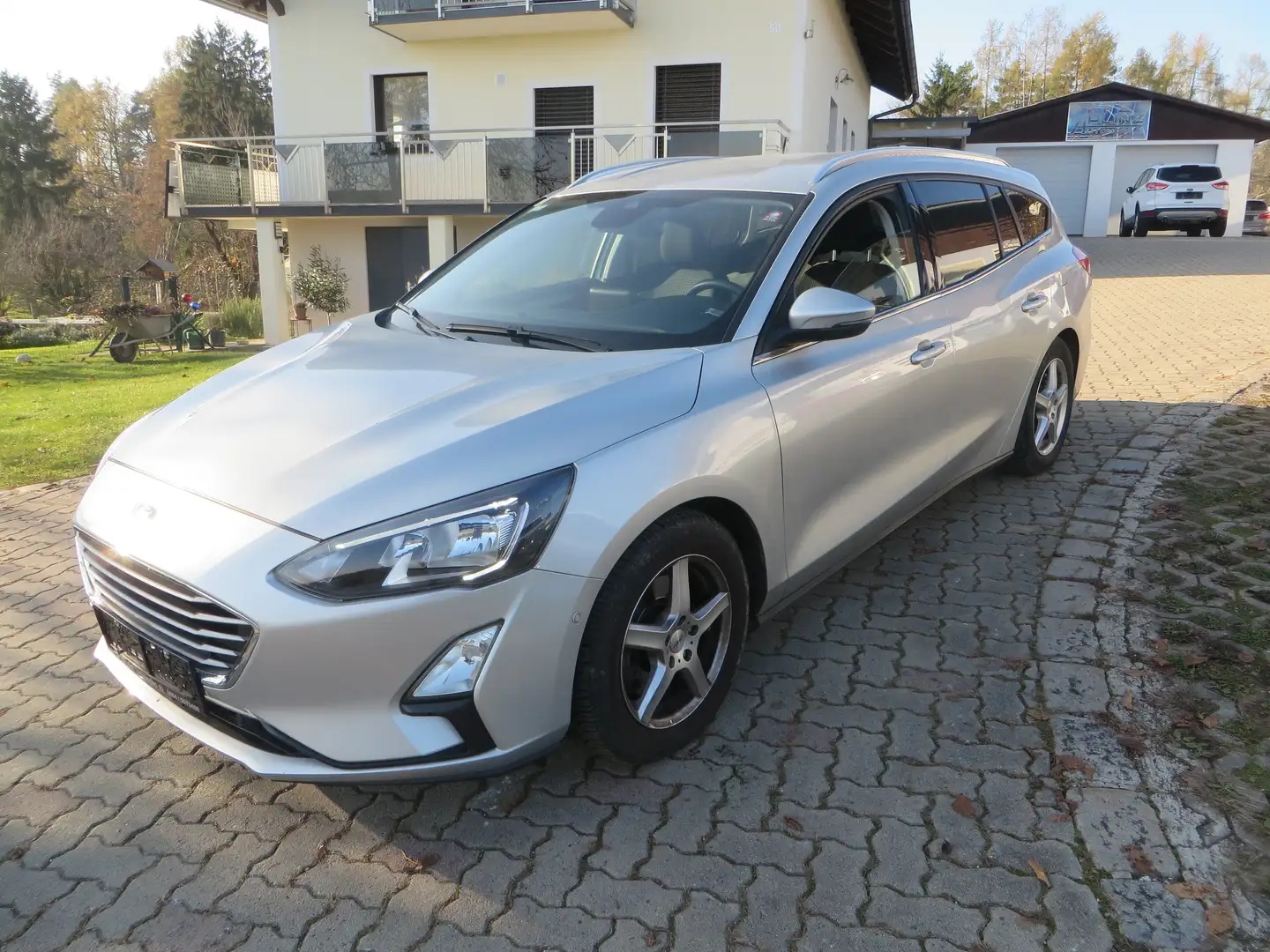 Ford Focus Traveller 1,0 EcoBoost Trend Edition! erst 48000KM Plateado - 1