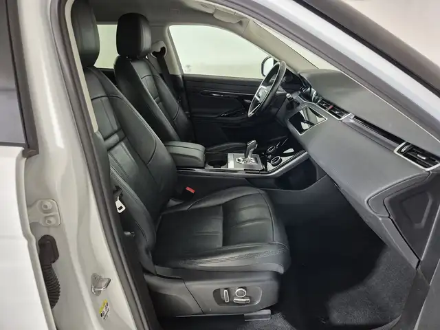 Land Rover Range Rover Evoque view 3