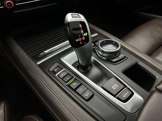 BMW X5 view 16