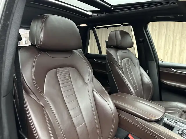 BMW X5 view 24