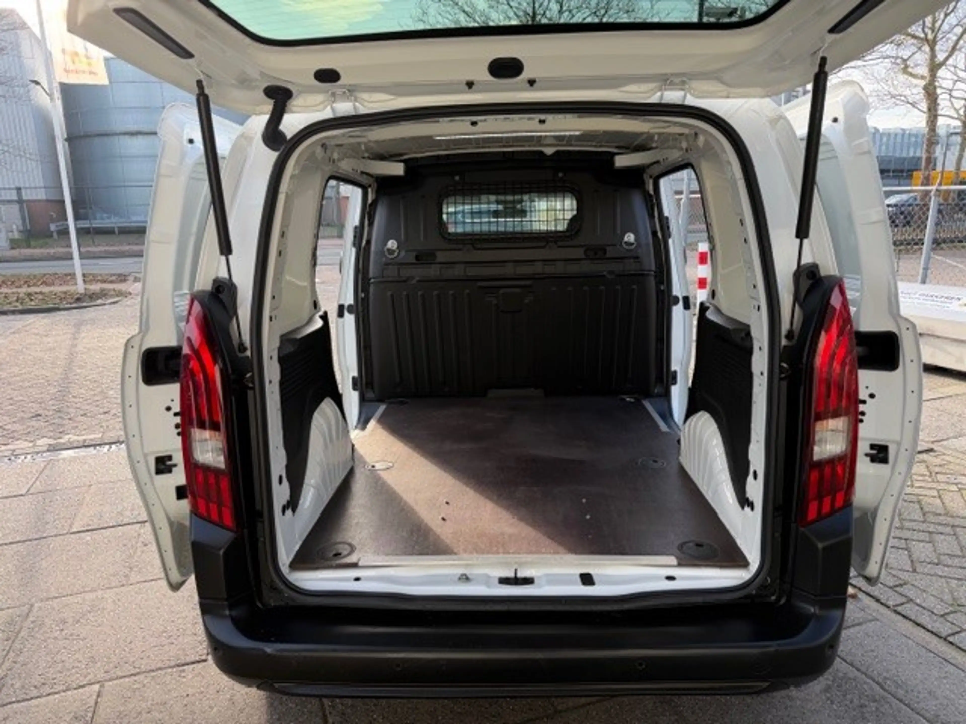 Peugeot Partner 1.5 BlueHDI Premium AIRCO I APPLE CARPLAY I 2 SCHU — photo 7
