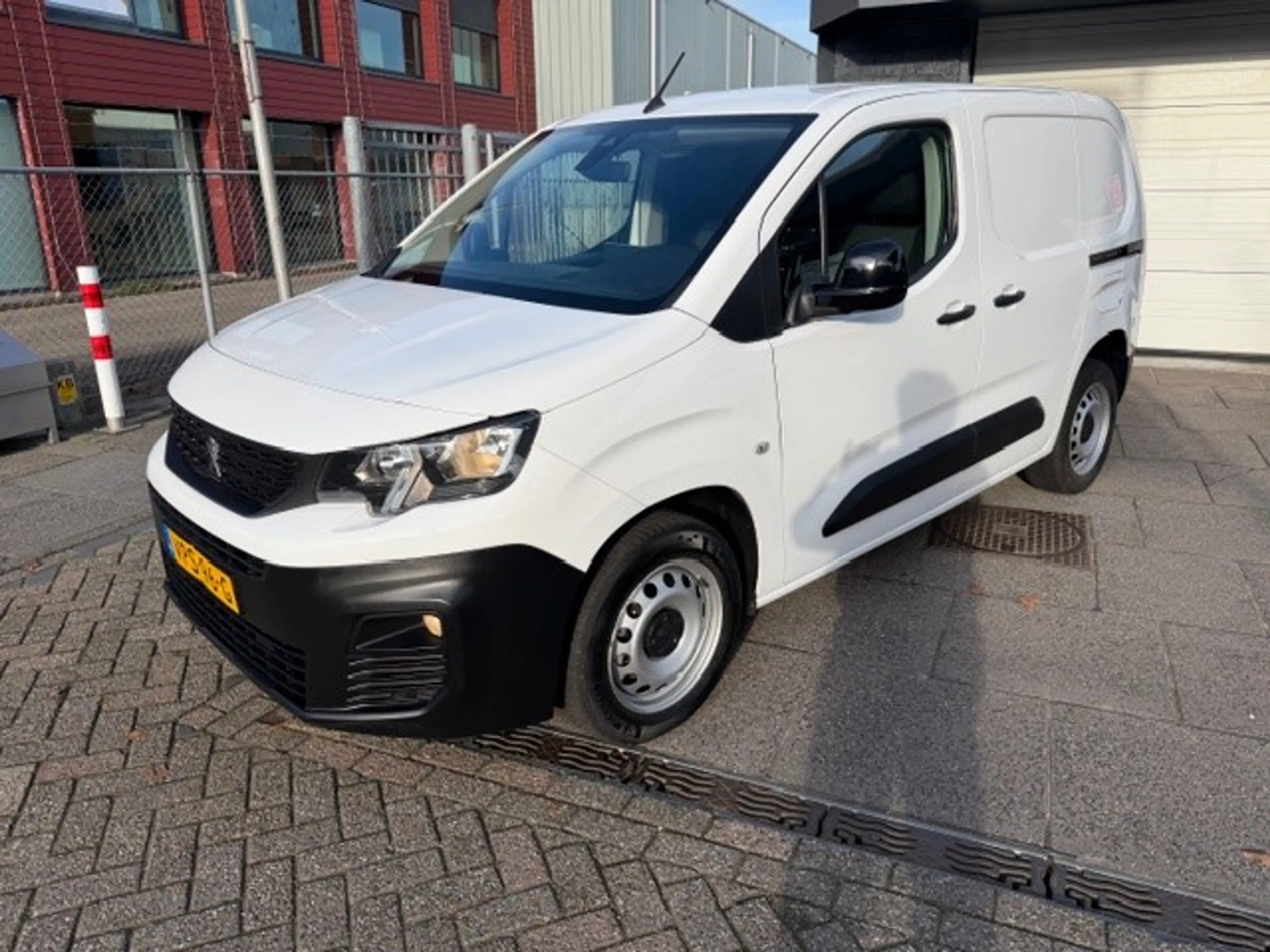 Peugeot Partner 1.5 BlueHDI Premium AIRCO I APPLE CARPLAY I 2 SCHU — photo 2