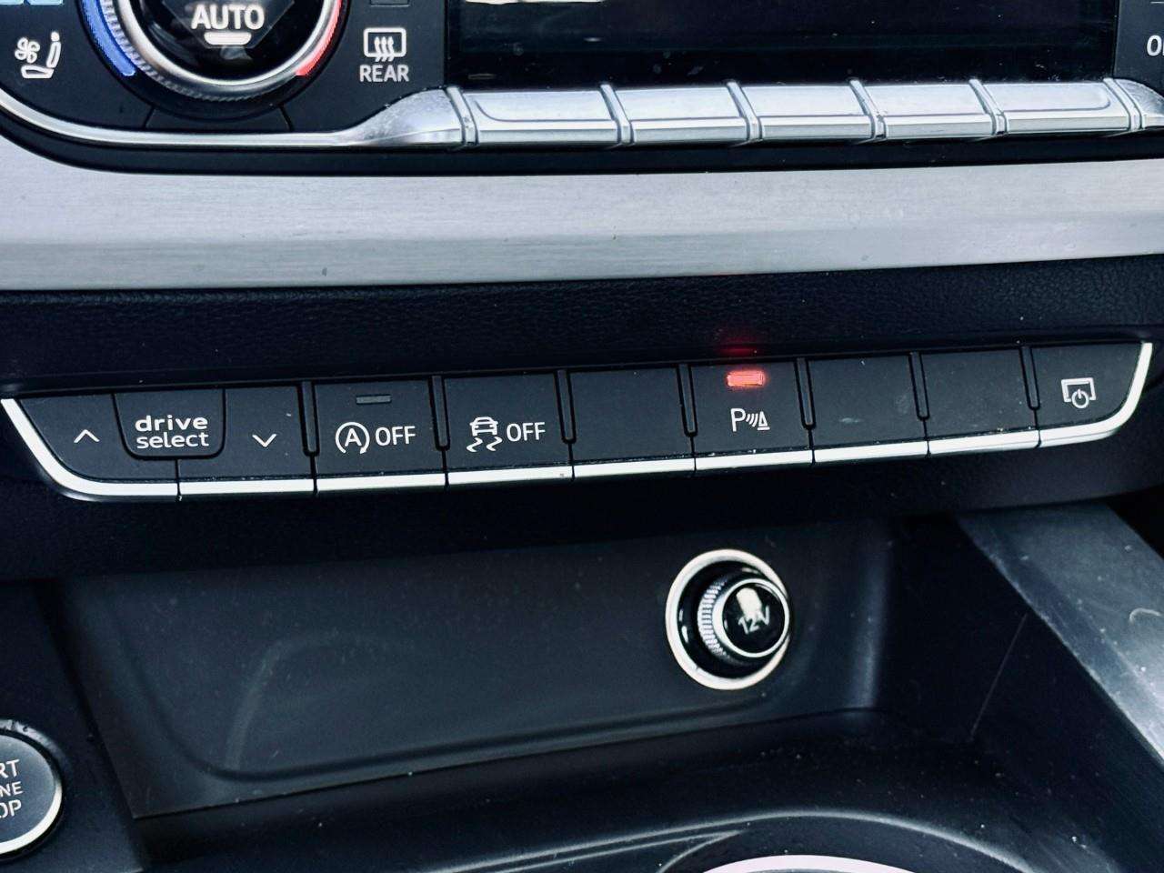 2017 Audi A4 Sunroof / Navigation / Heated &amp; Ventilated Fro thumb 45
