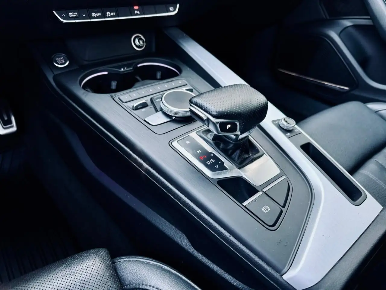 Audi A4 снимка Audi A4