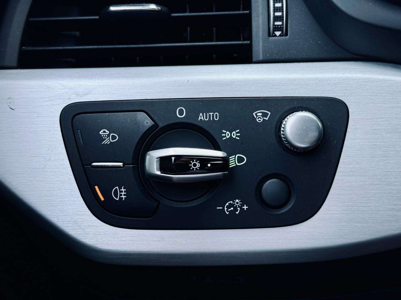 2017 Audi A4 Sunroof / Navigation / Heated &amp; Ventilated Fro thumb 38