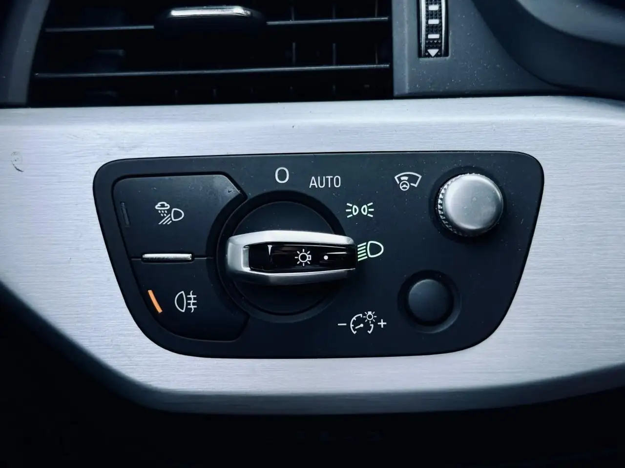 Audi A4 снимка Audi A4