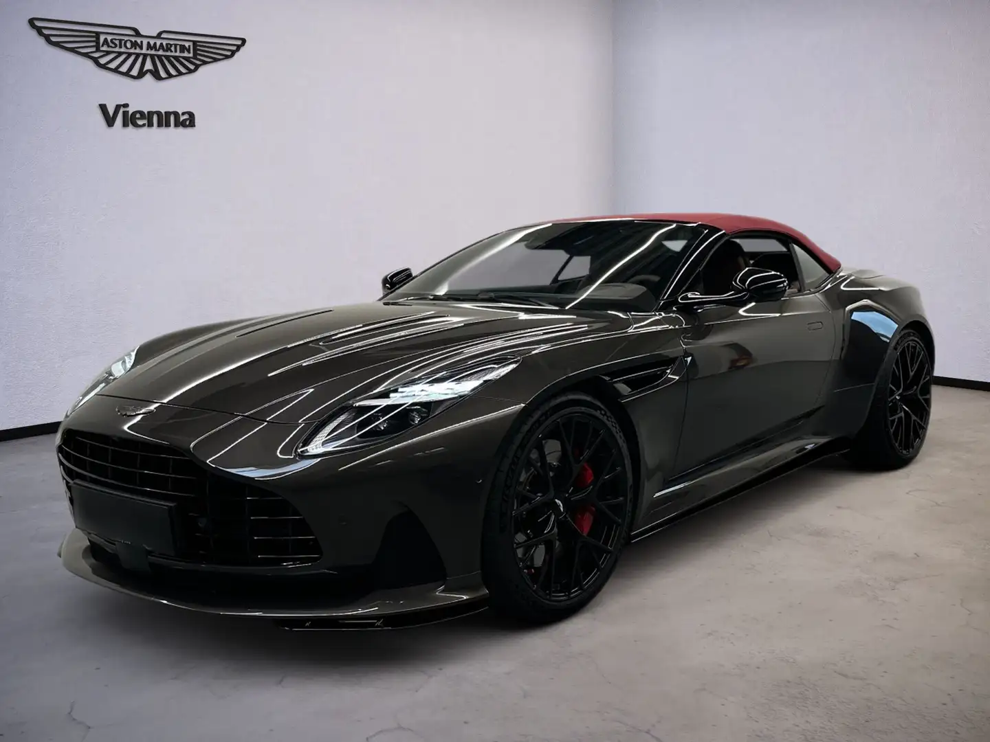 Aston Martin DB12 Volante / Q-Cumberland Grey / Havana TAN / CF / Grau - 1