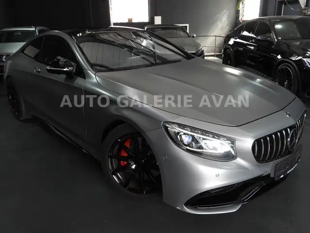 Mercedes-Benz S-Class view 3