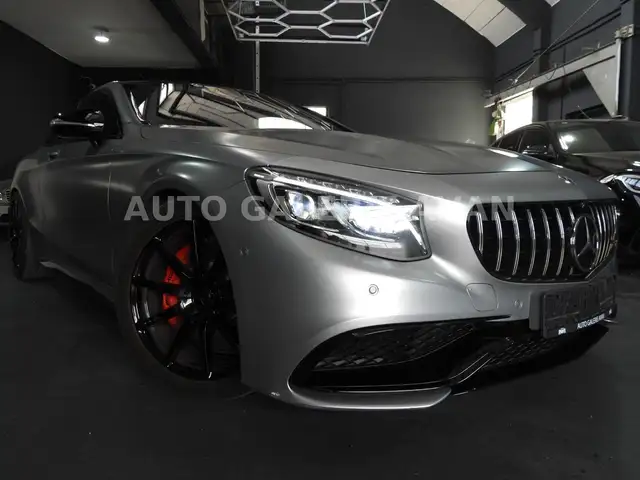 Mercedes-Benz S-Class view 2