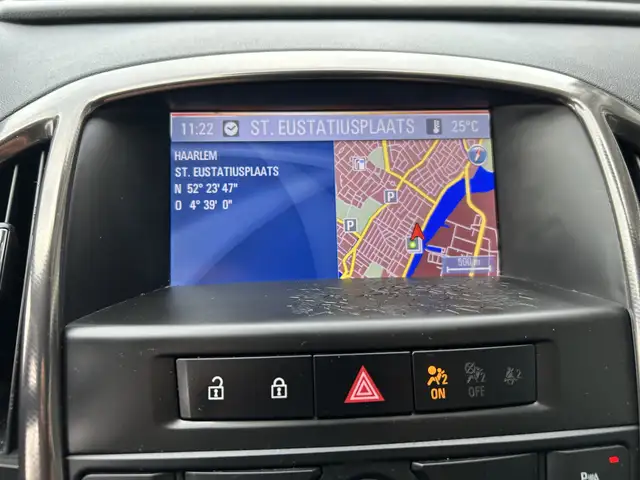 Opel Astra view 8