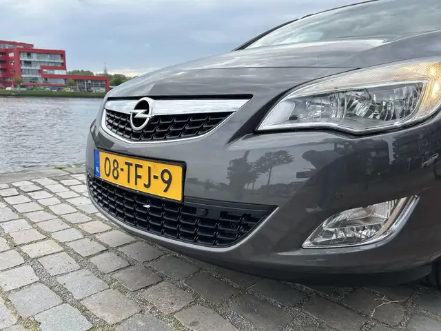 Opel Astra view 30
