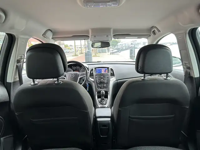 Opel Astra view 24