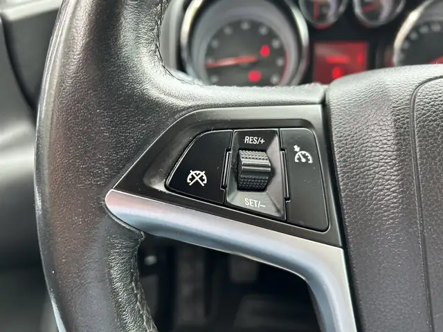 Opel Astra view 12