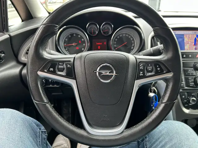 Opel Astra view 13