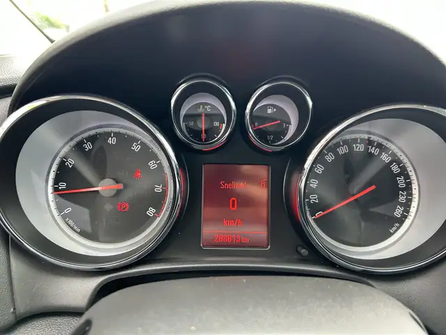 Opel Astra view 7