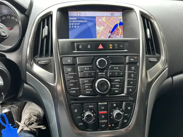 Opel Astra view 9