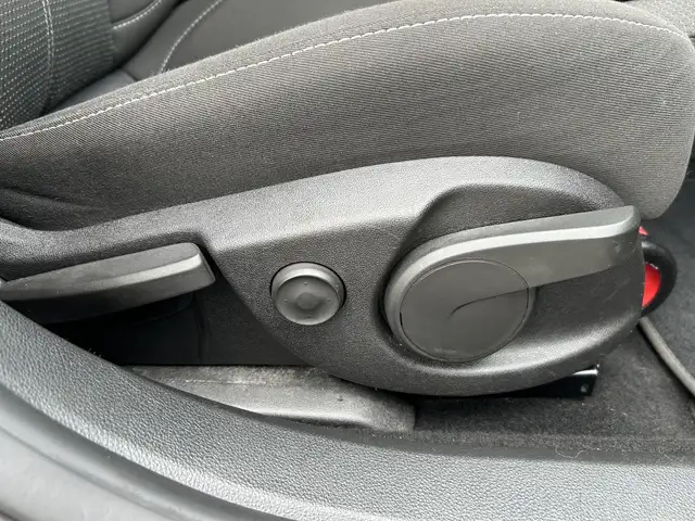 Opel Astra view 16