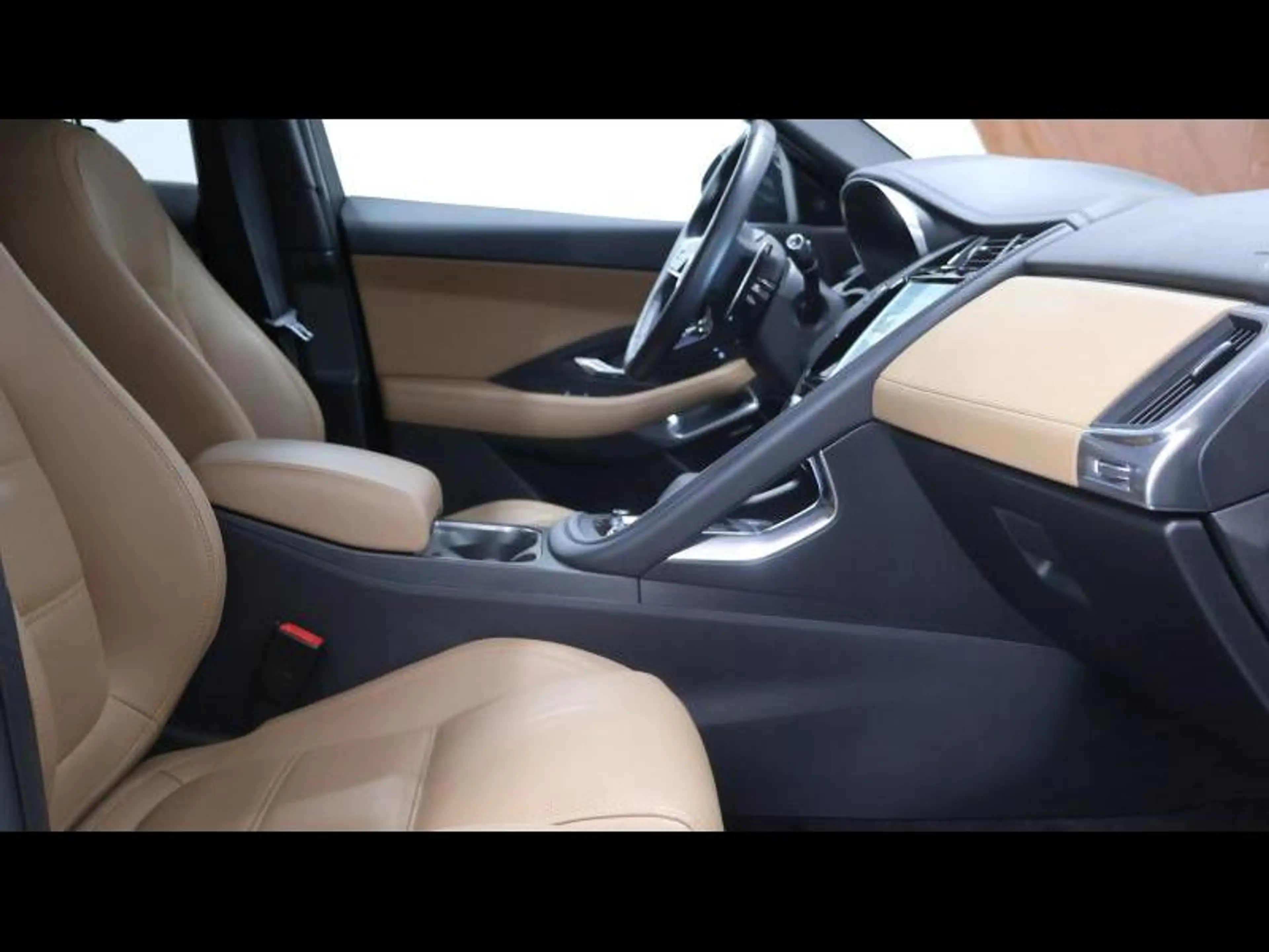 Jaguar E-Pace P160 S auto — photo 12