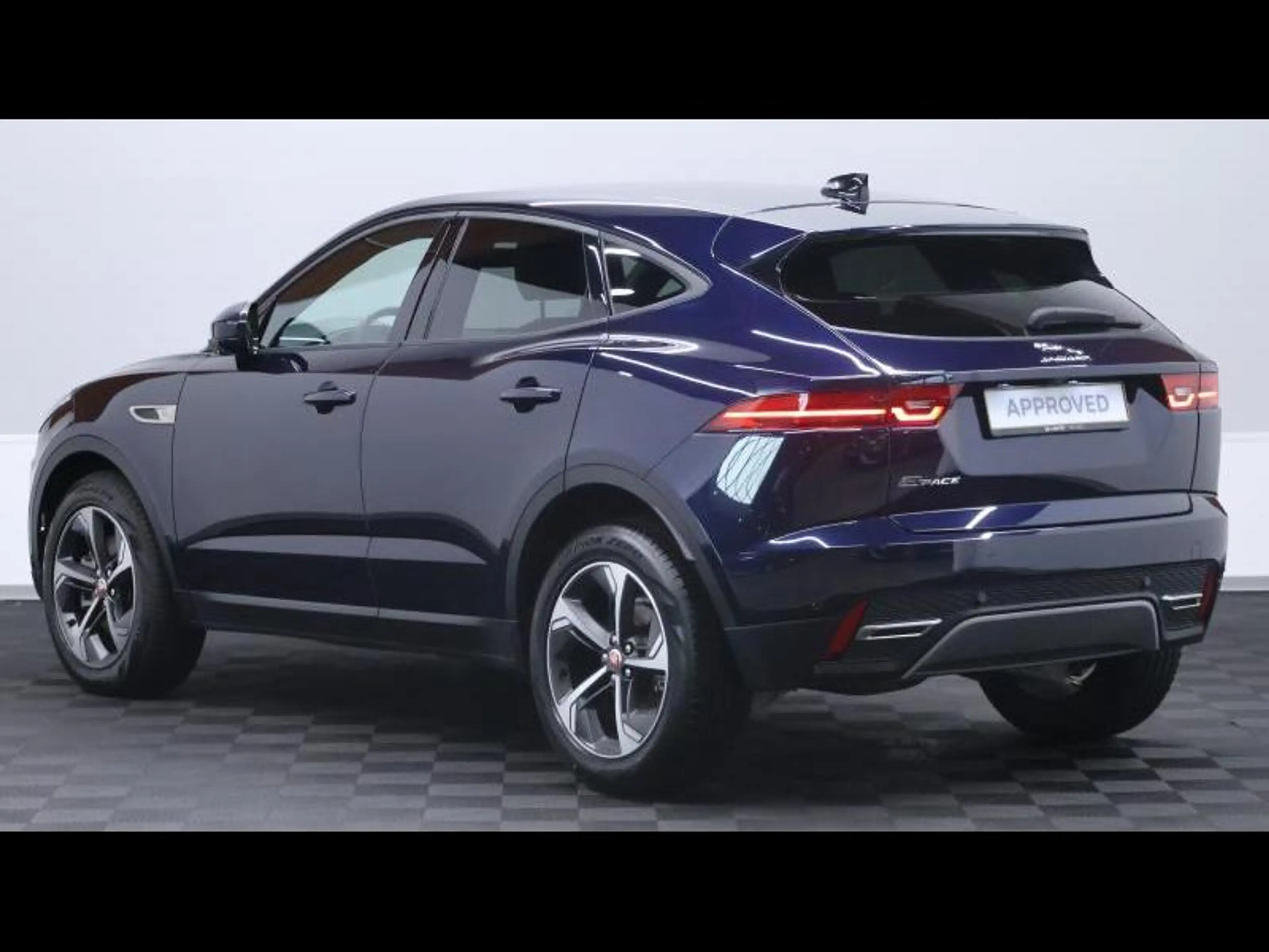 Jaguar E-Pace P160 S auto — photo 6