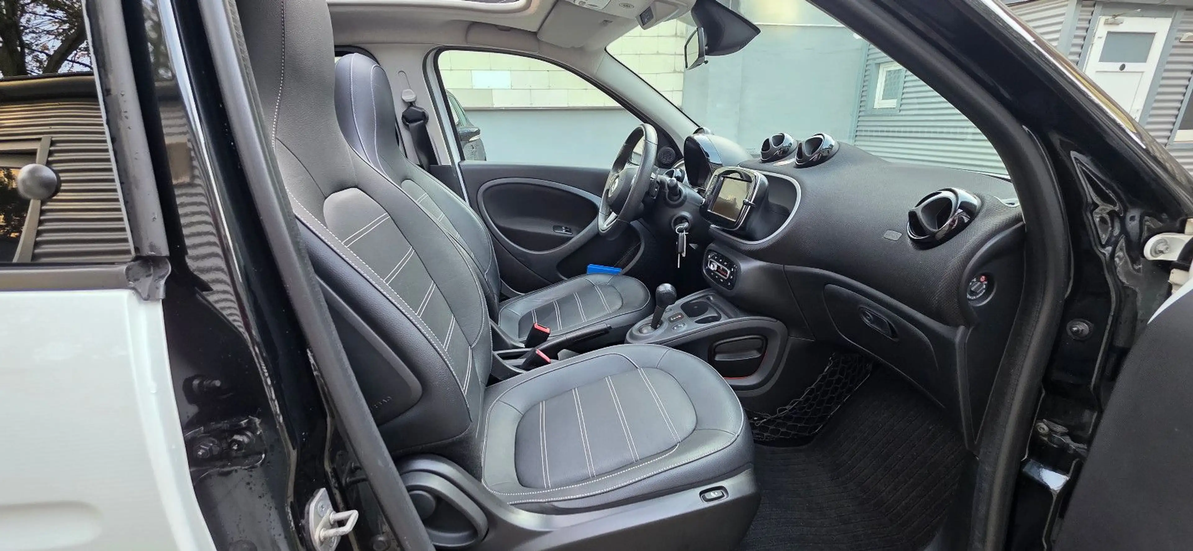 smart forFour Prime Cabrio 90 PS, Autom,Led,PDC,Navi — photo 7