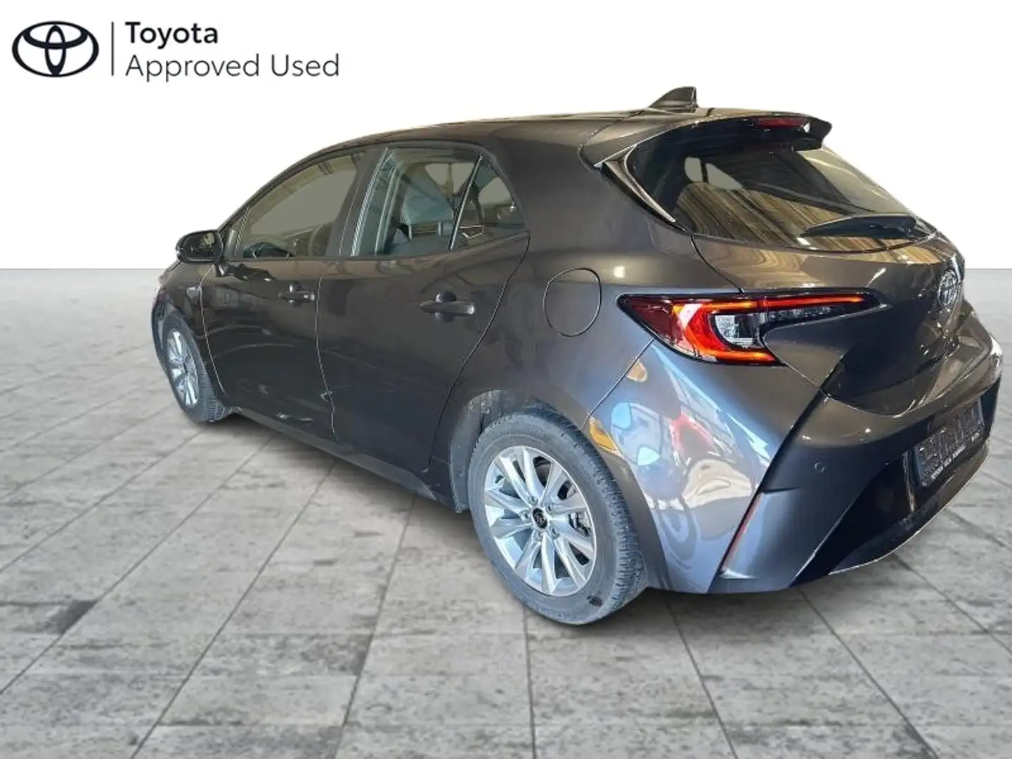 Toyota Corolla Dynamic Schwarz - 1