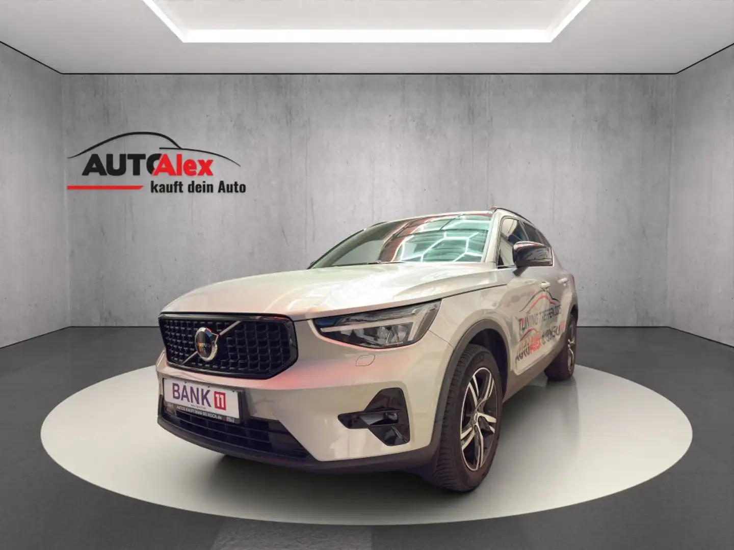 Volvo XC40 B3 B DKG Plus Dark - 1