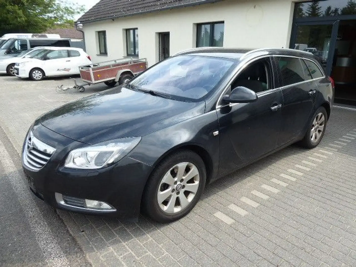 Opel Insignia A Sports Tourer Innovation Schwarz - 2