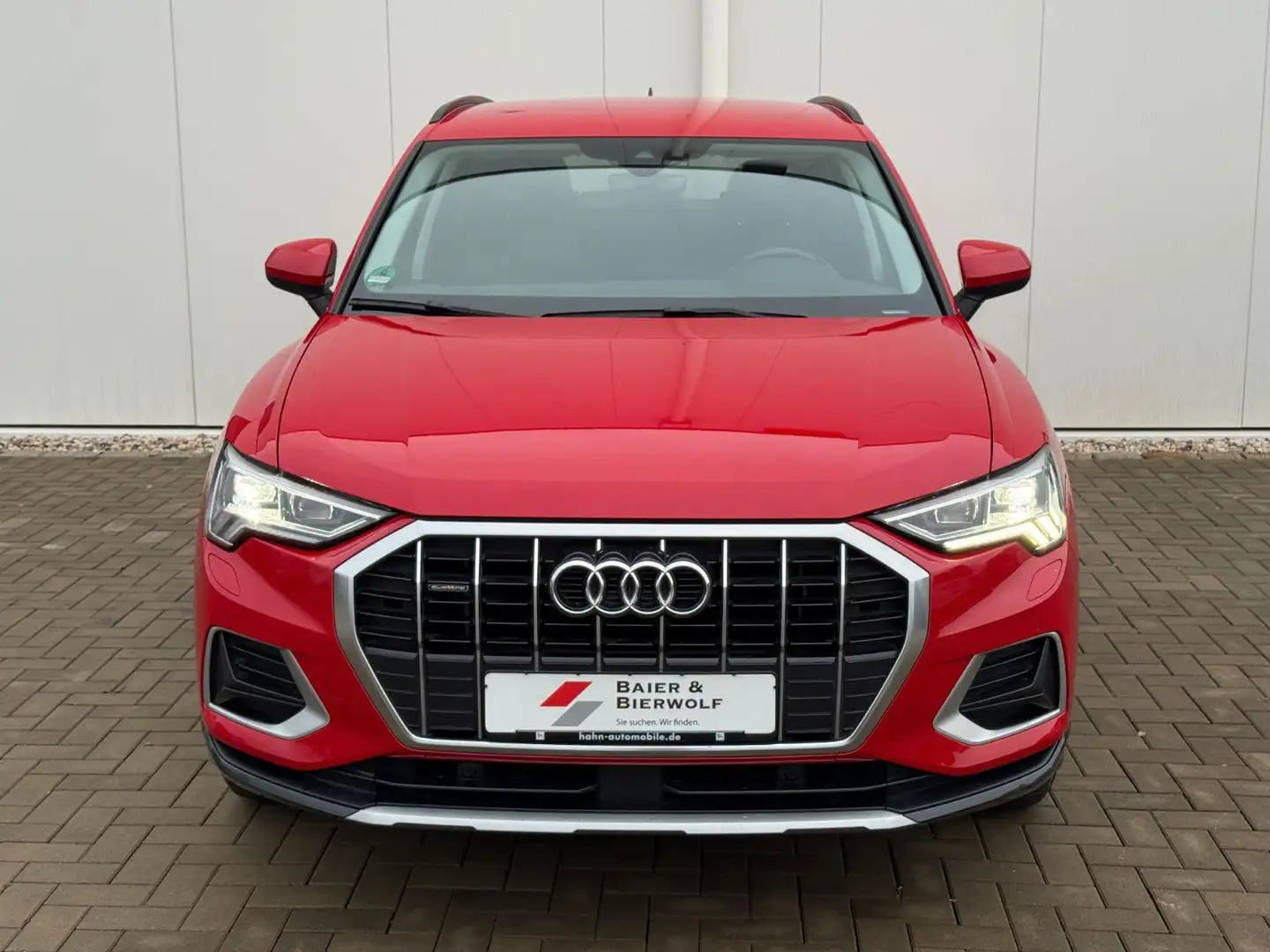 Audi Q3 40 TFSI quattro advanced S-TRONIC LED AHK Rot - 2