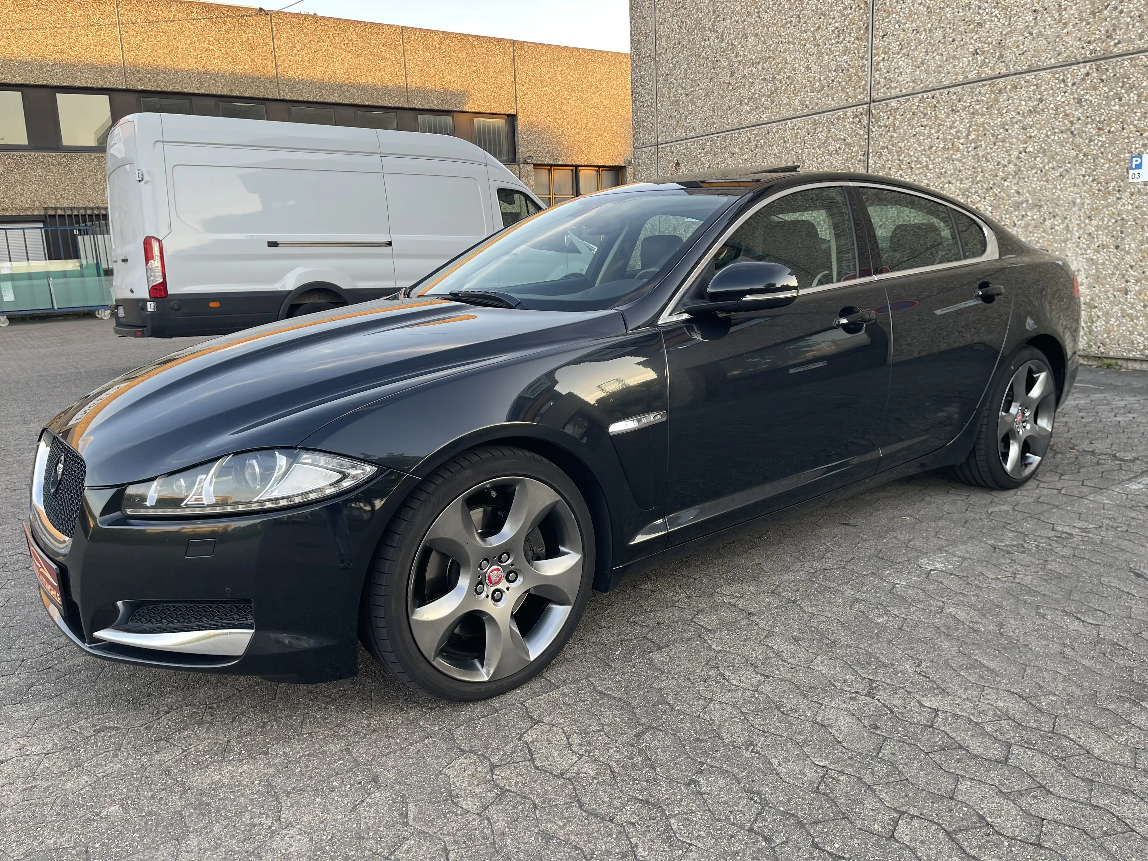 Jaguar XF 5.0 V8 Portfolio Limousine Voll S-Heft 20 Zoll Top — photo 8