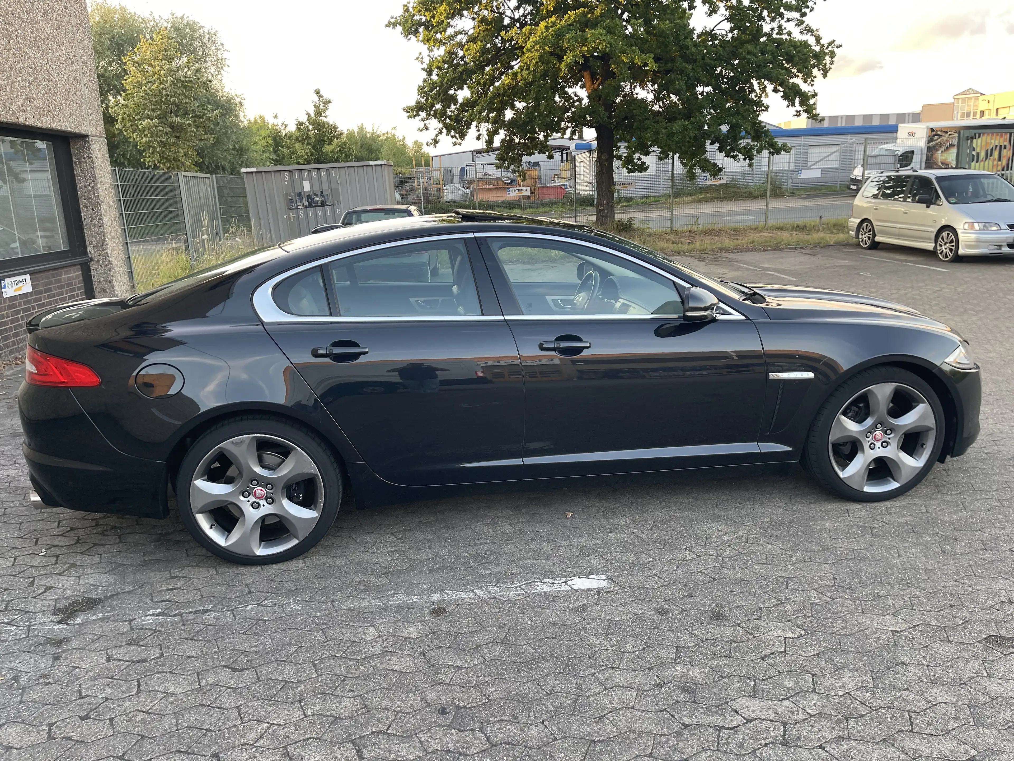 Jaguar XF 5.0 V8 Portfolio Limousine Voll S-Heft 20 Zoll Top — photo 11