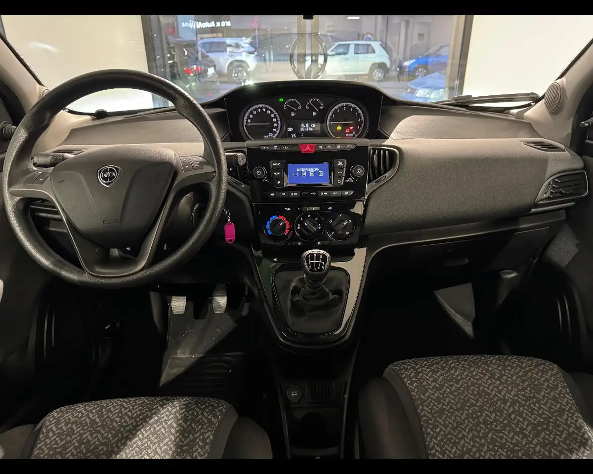 Lancia Ypsilon 2022 — фото 9