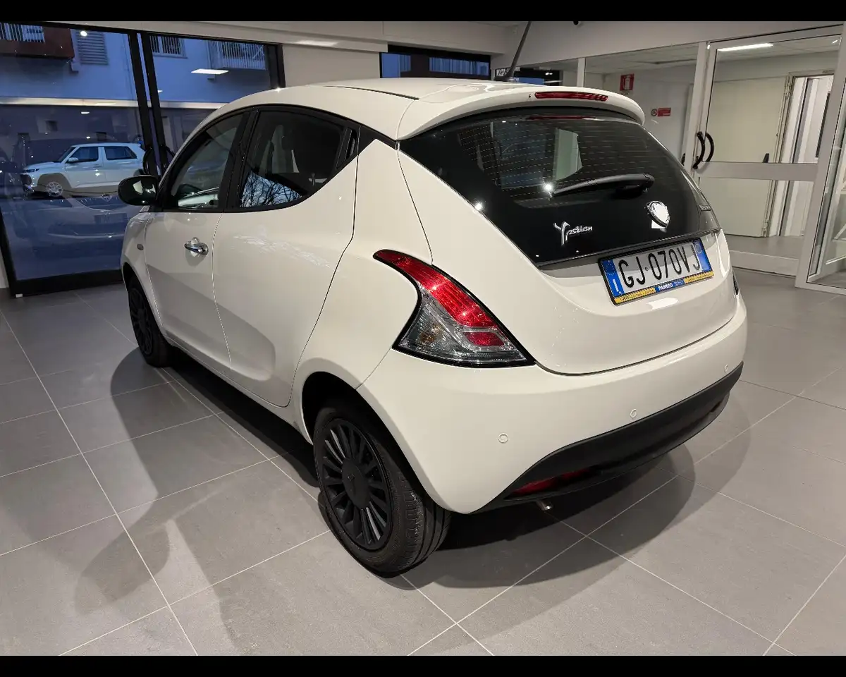 Lancia Ypsilon 2022