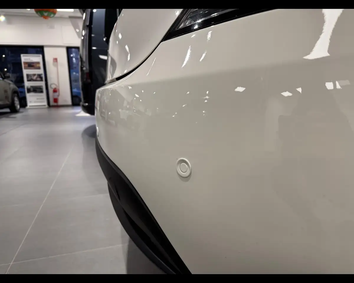 Lancia Ypsilon 2022 — фото 12
