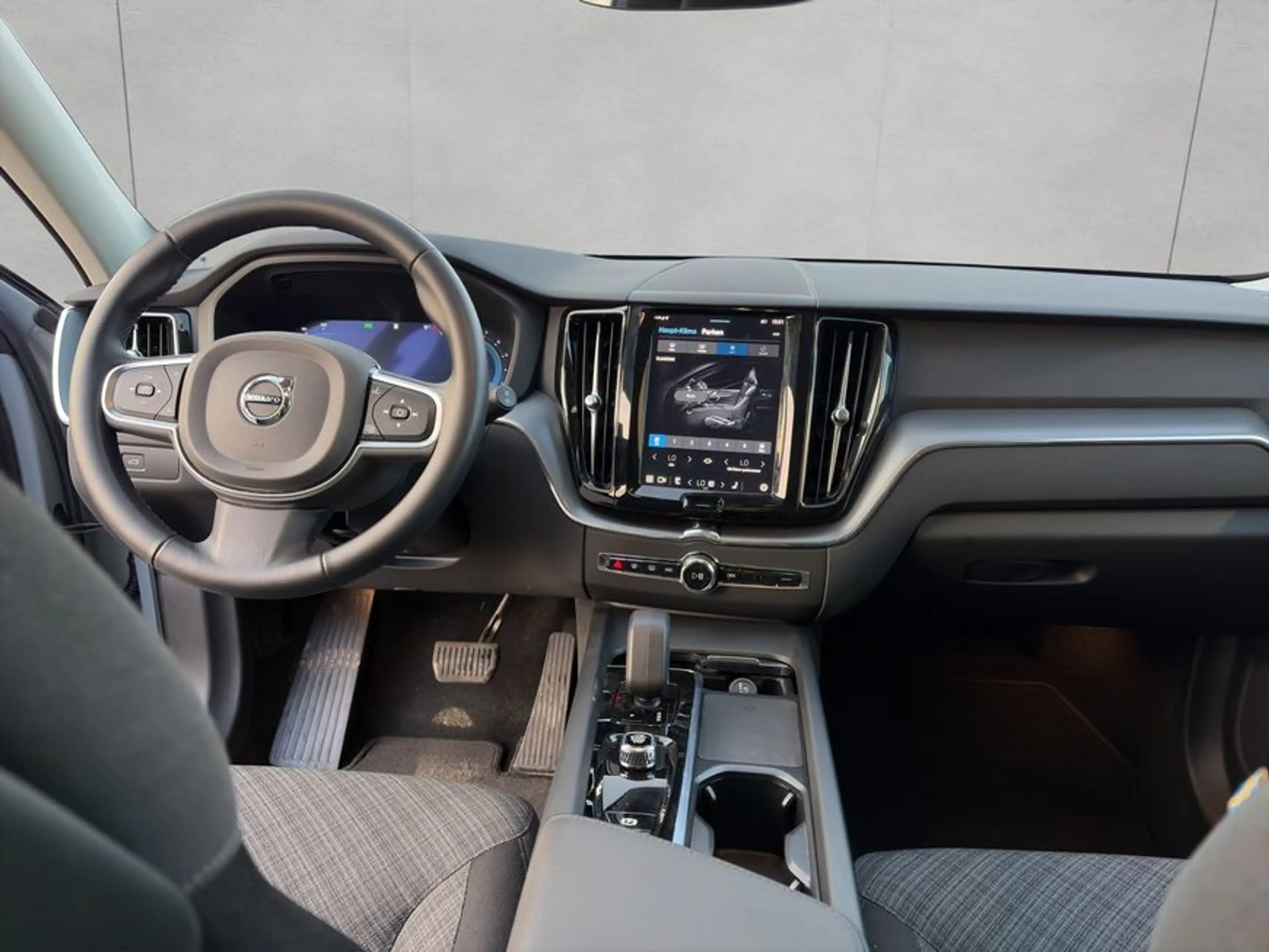 Volvo XC60 XC60 B5 AWD Core Aut Google-Maps LED-Thors-Hammer — photo 13