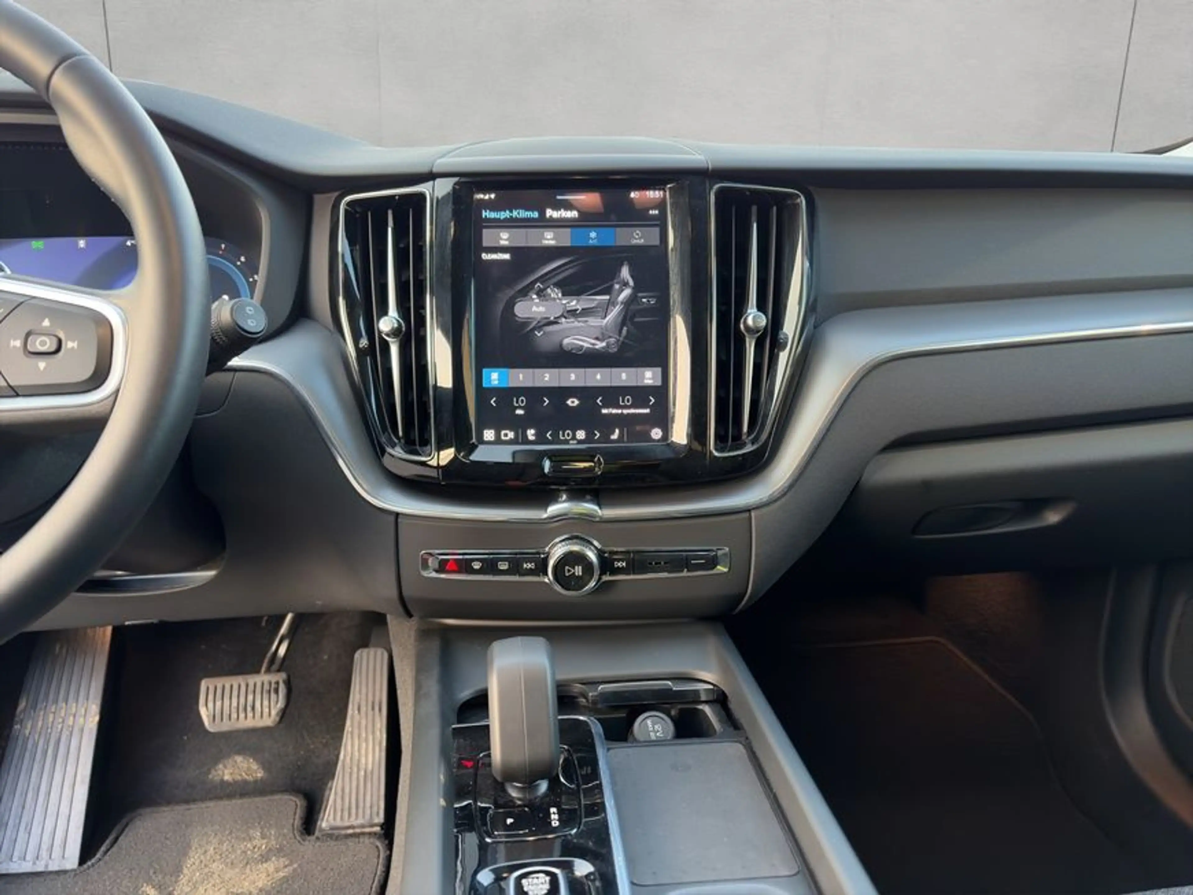 Volvo XC60 XC60 B5 AWD Core Aut Google-Maps LED-Thors-Hammer — photo 15
