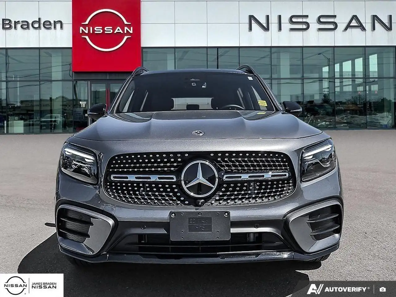Mercedes-Benz GLB снимка Mercedes-Benz GLB