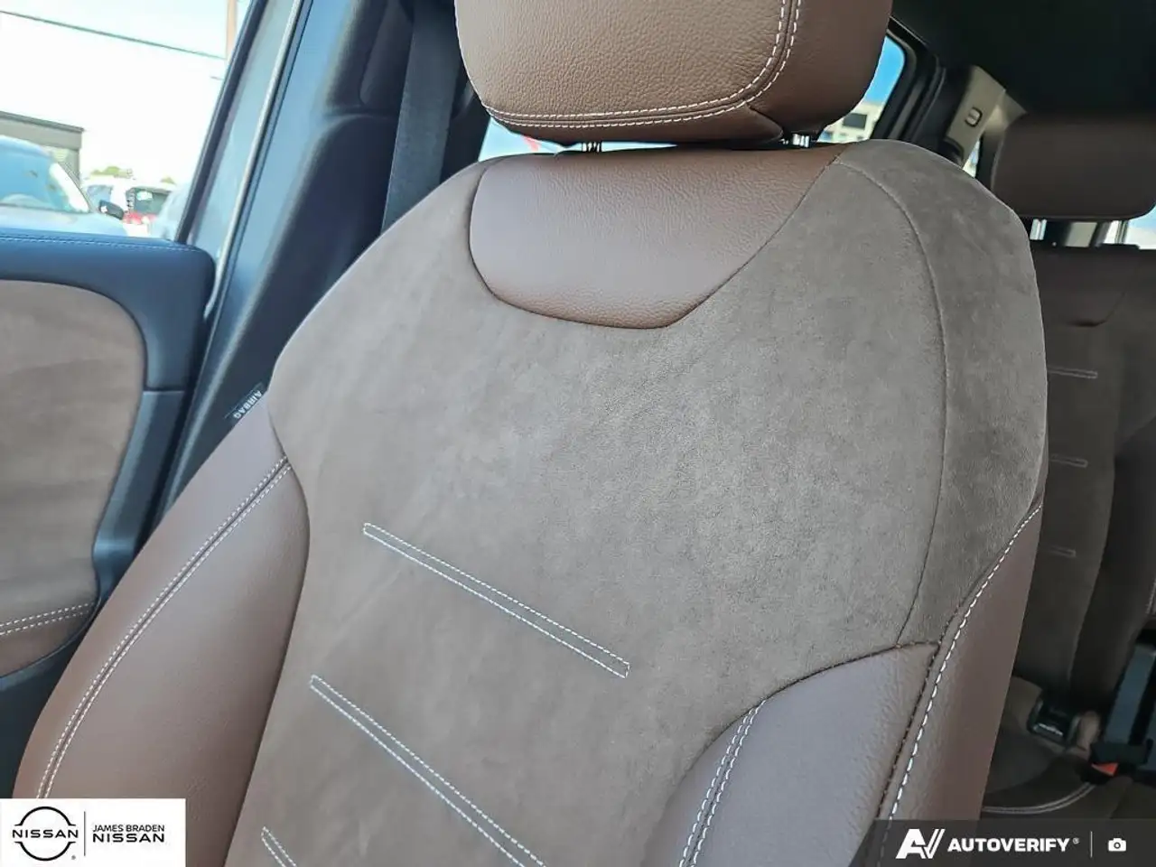 Mercedes-Benz GLB снимка Mercedes-Benz GLB