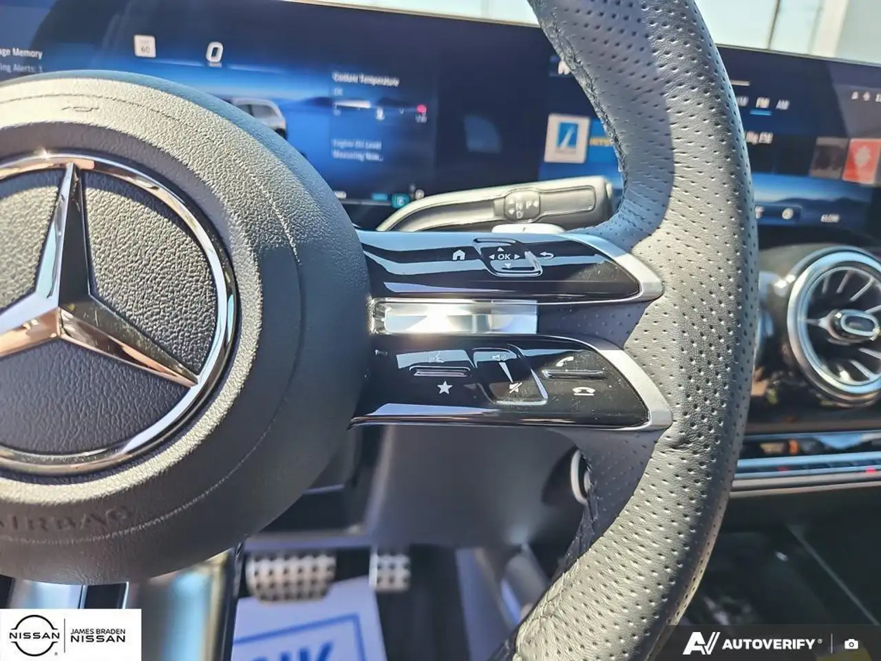 Mercedes-Benz GLB снимка Mercedes-Benz GLB